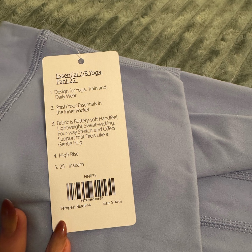 Soft Blue Leggings with Smooth Texture
